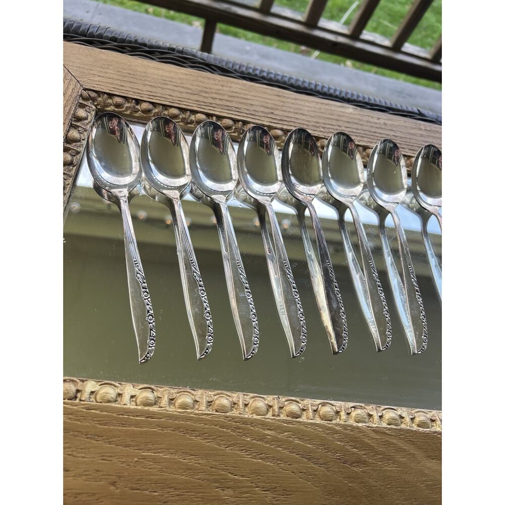 Oneida Wm A Rogers Brittany Rose - Silverplate- Set of 8 Soup Spoons 9"